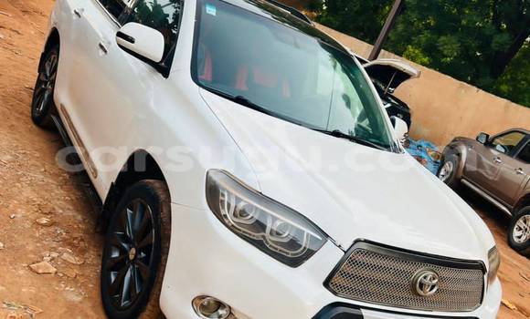 Sayi Na hannu Toyota Highlander White Mota in Banfora a Burkina Faso Sayi Na hannu Toyota Highlander White Mota in Banfora a Burkina Faso