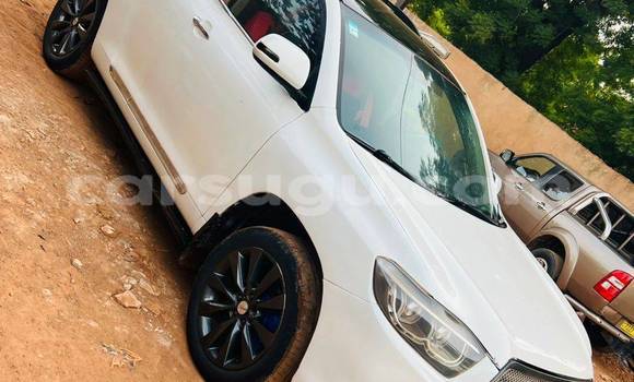 Sayi Na hannu Toyota Highlander White Mota in Banfora a Burkina Faso Sayi Na hannu Toyota Highlander White Mota in Banfora a Burkina Faso
