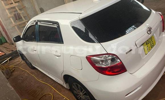 Sayi Na hannu Toyota Matrix White Mota in Bekuy a Houet Sayi Na hannu Toyota Matrix White Mota in Bekuy a Houet