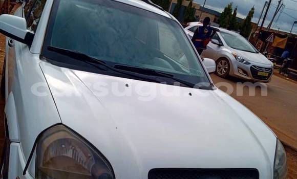 Sayi Na hannu Hyundai Tucson White Mota in Bobo Dioulasso a Burkina Faso Sayi Na hannu Hyundai Tucson White Mota in Bobo Dioulasso a Burkina Faso