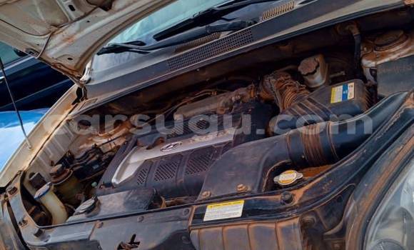 Sayi Na hannu Hyundai Tucson White Mota in Bobo Dioulasso a Burkina Faso Sayi Na hannu Hyundai Tucson White Mota in Bobo Dioulasso a Burkina Faso