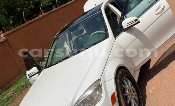Sayi Na hannu Mercedes-Benz C-klasse White Mota in Boromo a Bale Sayi Na hannu Mercedes-Benz C-klasse White Mota in Boromo a Bale