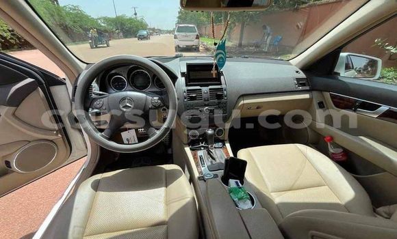 Sayi Na hannu Mercedes-Benz C-klasse White Mota in Boromo a Bale Sayi Na hannu Mercedes-Benz C-klasse White Mota in Boromo a Bale