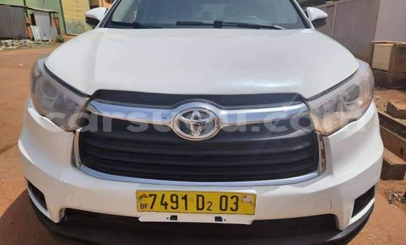Sayi Na hannu Toyota Highlander White Mota in Batie a Noumbiel Sayi Na hannu Toyota Highlander White Mota in Batie a Noumbiel