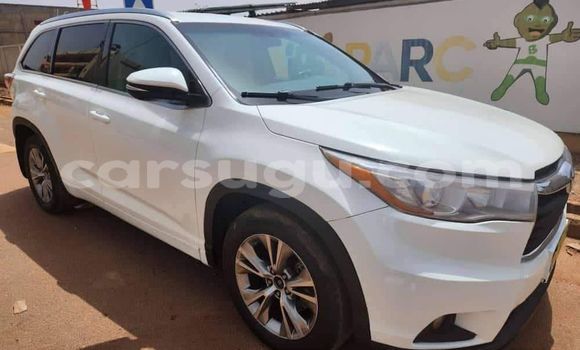 Sayi Na hannu Toyota Highlander White Mota in Batie a Noumbiel Sayi Na hannu Toyota Highlander White Mota in Batie a Noumbiel