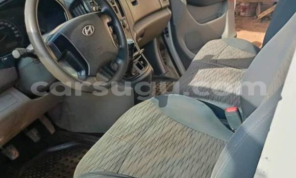 Buy Used Hyundai H1 White Car in Banfora in Burkina Faso Buy Used Hyundai H1 White Car in Banfora in Burkina Faso