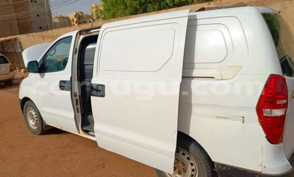 Buy Used Hyundai H1 White Car in Banfora in Burkina Faso Buy Used Hyundai H1 White Car in Banfora in Burkina Faso