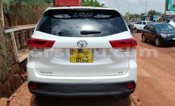 Acheter Occasion Voiture Toyota Highlander Autre à Ouagadougou, Burkina-Faso Acheter Occasion Voiture Toyota Highlander Autre à Ouagadougou, Burkina-Faso