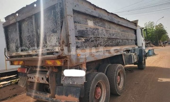 Acheter Occasion Voiture Mercedes-Benz 200 Blanc à Aribinda, Soum Acheter Occasion Voiture Mercedes-Benz 200 Blanc à Aribinda, Soum