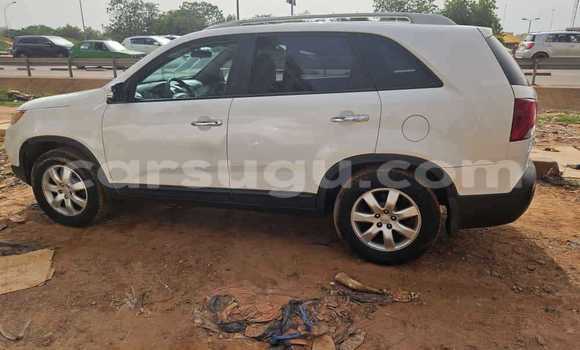 Sayi Na hannu Kia Sorento White Mota in Bekuy a Houet Sayi Na hannu Kia Sorento White Mota in Bekuy a Houet