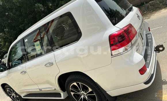 Sayi Na hannu Toyota Land Cruiser White Mota in Bousse a Kourweogo Sayi Na hannu Toyota Land Cruiser White Mota in Bousse a Kourweogo