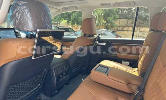 Sayi Na hannu Toyota Land Cruiser White Mota in Bousse a Kourweogo Sayi Na hannu Toyota Land Cruiser White Mota in Bousse a Kourweogo