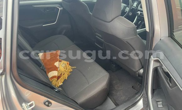 Acheter Neuf Voiture Toyota RAV4 Gris à Ouagadougou, Burkina-Faso Acheter Neuf Voiture Toyota RAV4 Gris à Ouagadougou, Burkina-Faso