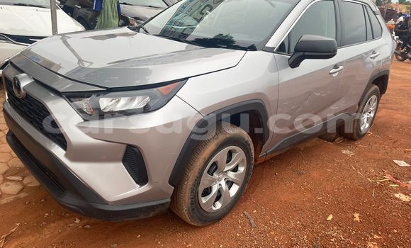 Acheter Neuf Voiture Toyota RAV4 Gris à Ouagadougou, Burkina-Faso Acheter Neuf Voiture Toyota RAV4 Gris à Ouagadougou, Burkina-Faso