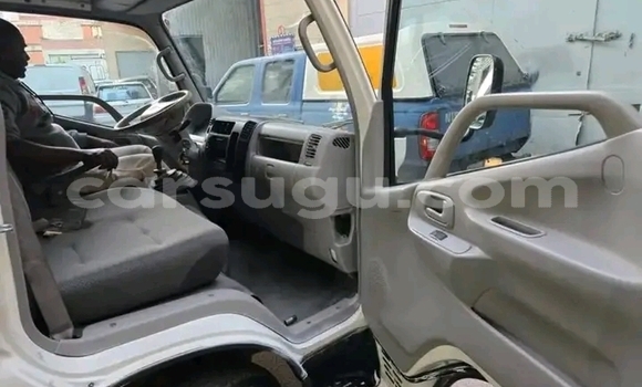 Sayi Na hannu Toyota Dyna White Mota in Ouagadougou a Burkina Faso Sayi Na hannu Toyota Dyna White Mota in Ouagadougou a Burkina Faso