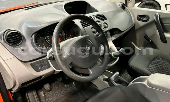 Sayi Na hannu Renault Kangoo Red Mota in Ouagadougou a Burkina Faso Sayi Na hannu Renault Kangoo Red Mota in Ouagadougou a Burkina Faso