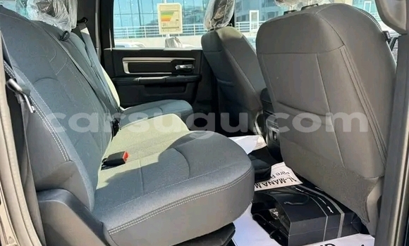 Sayi Na hannu UAZ Hunter Black Mota in Orodara a Kenedougou Sayi Na hannu UAZ Hunter Black Mota in Orodara a Kenedougou