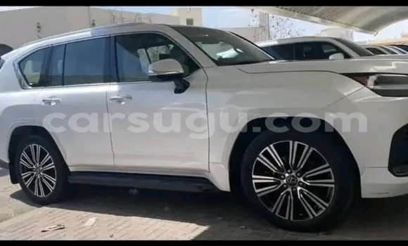 Sayi Na hannu Lexus LX 450 White Mota in Ouagadougou a Burkina Faso Sayi Na hannu Lexus LX 450 White Mota in Ouagadougou a Burkina Faso