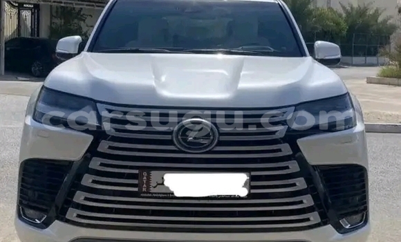 Sayi Na hannu Lexus LX 450 White Mota in Ouagadougou a Burkina Faso Sayi Na hannu Lexus LX 450 White Mota in Ouagadougou a Burkina Faso