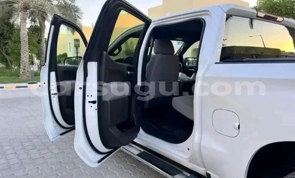 Buy Used Chevrolet Silverado White Car in Ouagadougou in Burkina Faso Buy Used Chevrolet Silverado White Car in Ouagadougou in Burkina Faso