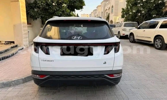 Sayi Na hannu Hyundai Tucson White Mota in Ouagadougou a Burkina Faso Sayi Na hannu Hyundai Tucson White Mota in Ouagadougou a Burkina Faso