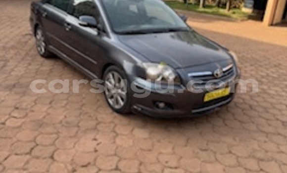Sayi Na hannu Toyota Avensis Azurfa Mota in Ouagadougou a Burkina Faso