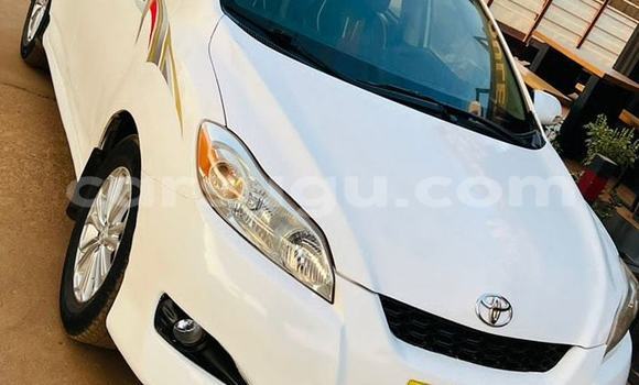 Sayi Na hannu Toyota Matrix White Mota in Ouagadougou a Burkina Faso Sayi Na hannu Toyota Matrix White Mota in Ouagadougou a Burkina Faso