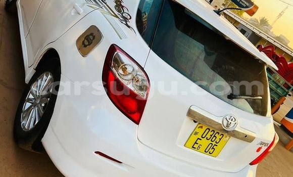 Sayi Na hannu Toyota Matrix White Mota in Ouagadougou a Burkina Faso Sayi Na hannu Toyota Matrix White Mota in Ouagadougou a Burkina Faso