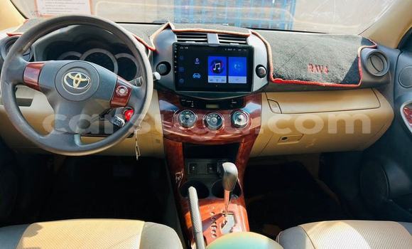 Acheter Occasion Voiture Toyota RAV4 Blanc à Ouagadougou, Burkina-Faso Acheter Occasion Voiture Toyota RAV4 Blanc à Ouagadougou, Burkina-Faso