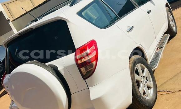 Acheter Occasion Voiture Toyota RAV4 Blanc à Ouagadougou, Burkina-Faso Acheter Occasion Voiture Toyota RAV4 Blanc à Ouagadougou, Burkina-Faso