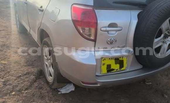 Sayi Na hannu Toyota RAV4 Azurfa Mota in Ouagadougou a Burkina Faso Sayi Na hannu Toyota RAV4 Azurfa Mota in Ouagadougou a Burkina Faso