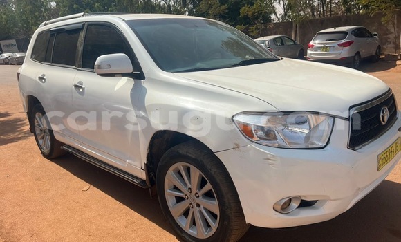 Acheter Occasion Voiture Toyota Highlander Blanc à Ouagadougou, Burkina-Faso Acheter Occasion Voiture Toyota Highlander Blanc à Ouagadougou, Burkina-Faso