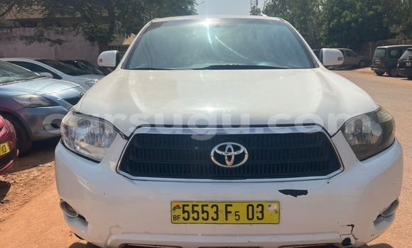 Acheter Occasion Voiture Toyota Highlander Blanc à Ouagadougou, Burkina-Faso Acheter Occasion Voiture Toyota Highlander Blanc à Ouagadougou, Burkina-Faso