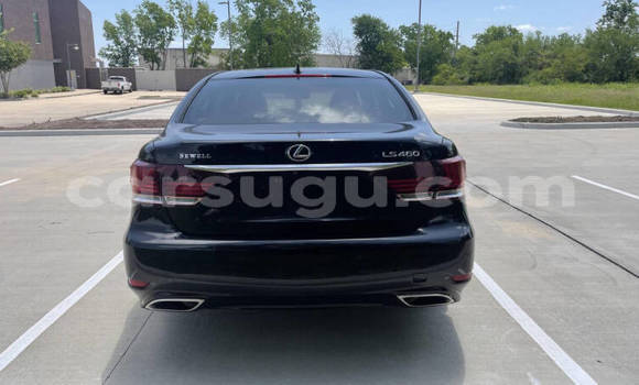 Sayi Na hannu Lexus LS Blue Mota in Ouagadougou a Burkina Faso Sayi Na hannu Lexus LS Blue Mota in Ouagadougou a Burkina Faso