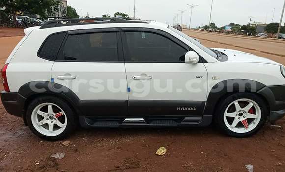 Acheter Occasion Voiture Hyundai Tucson Blanc à Ouagadougou, Burkina-Faso Acheter Occasion Voiture Hyundai Tucson Blanc à Ouagadougou, Burkina-Faso