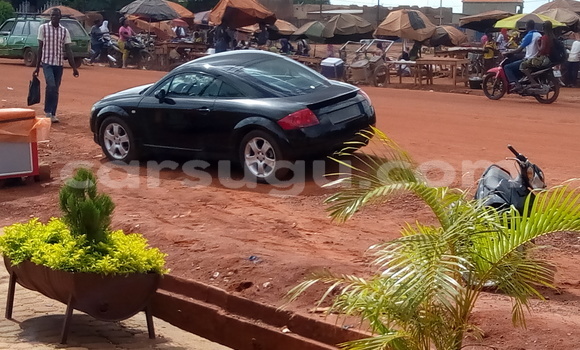 Acheter Occasion Voiture Audi A4 Noir à Bobo Dioulasso, Burkina-Faso