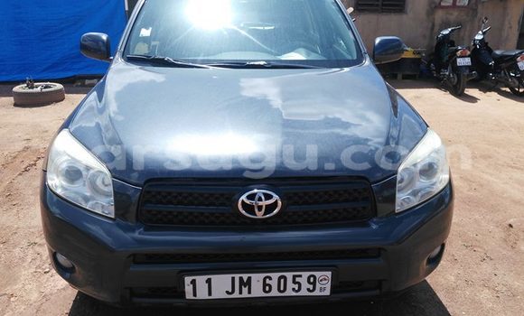 Acheter Occasion Voiture Toyota RAV4 Bleu à Ouagadougou, Burkina-Faso Acheter Occasion Voiture Toyota RAV4 Bleu à Ouagadougou, Burkina-Faso