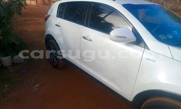 Acheter Occasion Voiture Kia Sportage Blanc à Ouagadougou, Burkina-Faso Acheter Occasion Voiture Kia Sportage Blanc à Ouagadougou, Burkina-Faso
