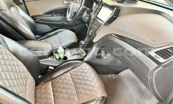 Acheter Occasion Voiture Hyundai Santa Fe Blanc à Ouagadougou, Burkina-Faso Acheter Occasion Voiture Hyundai Santa Fe Blanc à Ouagadougou, Burkina-Faso