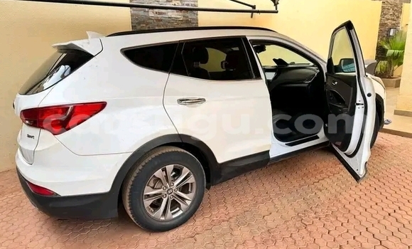 Acheter Occasion Voiture Hyundai Santa Fe Blanc à Ouagadougou, Burkina-Faso Acheter Occasion Voiture Hyundai Santa Fe Blanc à Ouagadougou, Burkina-Faso