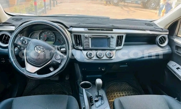 Acheter Occasion Voiture Toyota RAV4 Blanc à Garango, Boulgou Acheter Occasion Voiture Toyota RAV4 Blanc à Garango, Boulgou