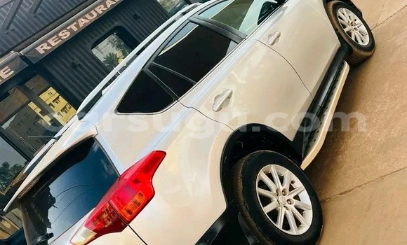 Acheter Occasion Voiture Toyota RAV4 Blanc à Garango, Boulgou Acheter Occasion Voiture Toyota RAV4 Blanc à Garango, Boulgou
