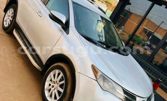 Acheter Occasion Voiture Toyota RAV4 Blanc à Garango, Boulgou Acheter Occasion Voiture Toyota RAV4 Blanc à Garango, Boulgou