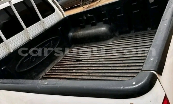 Acheter Occasion Voiture Toyota Hilux Blanc à Boulsa, Namentenga Acheter Occasion Voiture Toyota Hilux Blanc à Boulsa, Namentenga