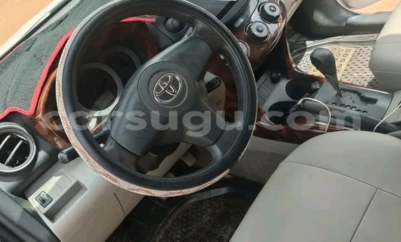 Acheter Occasion Voiture Toyota RAV4 Blanc à Boromo, Bale Acheter Occasion Voiture Toyota RAV4 Blanc à Boromo, Bale