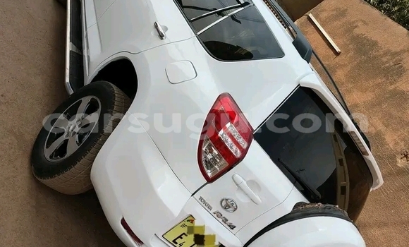 Acheter Occasion Voiture Toyota RAV4 Blanc à Boromo, Bale Acheter Occasion Voiture Toyota RAV4 Blanc à Boromo, Bale