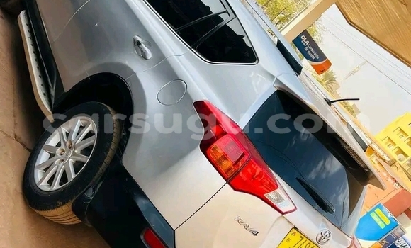 Acheter Occasion Voiture Toyota RAV4 Blanc à Ouagadougou, Burkina-Faso Acheter Occasion Voiture Toyota RAV4 Blanc à Ouagadougou, Burkina-Faso