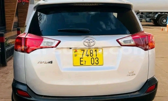 Acheter Occasion Voiture Toyota RAV4 Blanc à Ouagadougou, Burkina-Faso Acheter Occasion Voiture Toyota RAV4 Blanc à Ouagadougou, Burkina-Faso