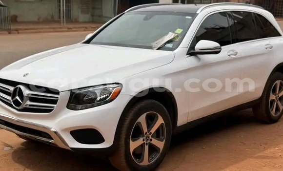 Acheter Occasion Voiture Mercedes-Benz GLC Blanc à Kombissiri, Bazega Acheter Occasion Voiture Mercedes-Benz GLC Blanc à Kombissiri, Bazega
