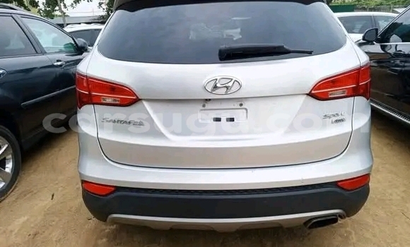 Acheter Occasion Voiture Hyundai Santa Fe Blanc à Boromo, Bale Acheter Occasion Voiture Hyundai Santa Fe Blanc à Boromo, Bale